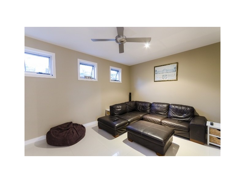 12 West Lynne, Benowa Waters QLD 4217