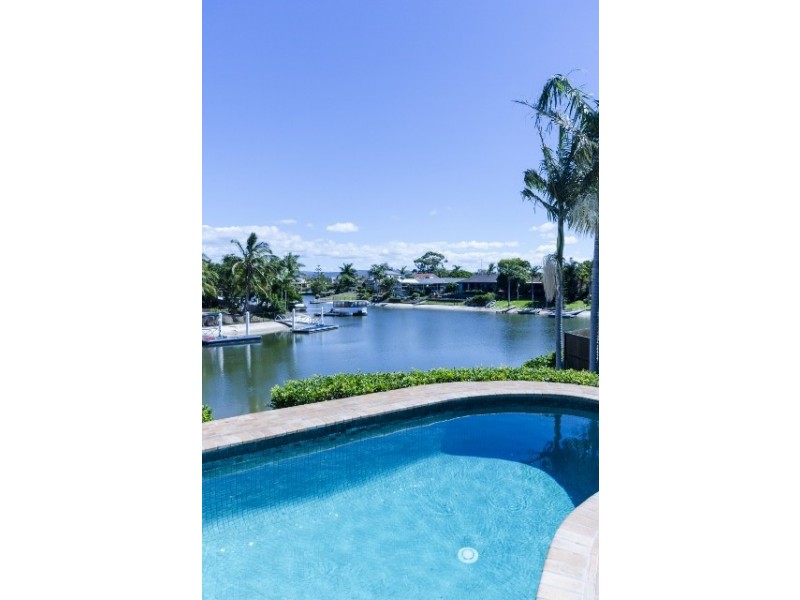 12 West Lynne, Benowa Waters QLD 4217