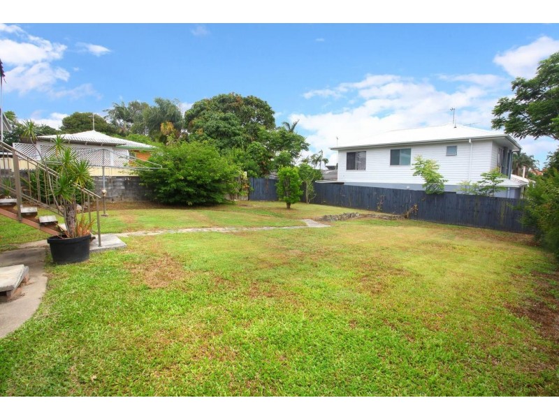 115 Falconer St, Southport QLD 4215