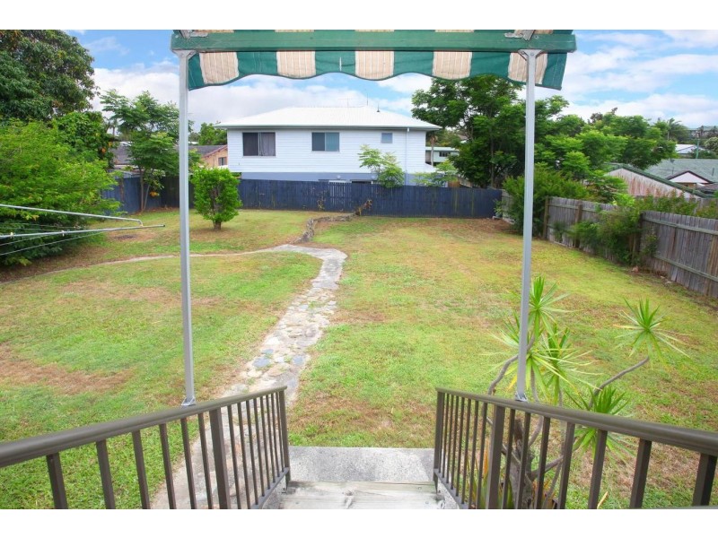 115 Falconer St, Southport QLD 4215