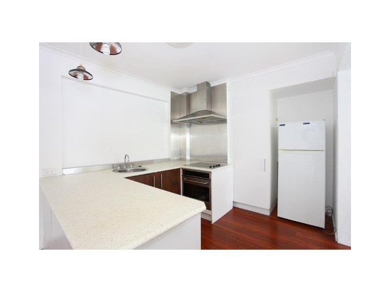 4 ‘Bimbadeen’ 13 Sunset Boulevard, Surfers Paradise QLD 4217