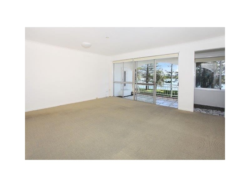 4 ‘Bimbadeen’ 13 Sunset Boulevard, Surfers Paradise QLD 4217