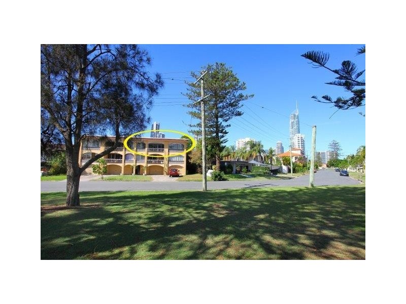 4 ‘Bimbadeen’ 13 Sunset Boulevard, Surfers Paradise QLD 4217