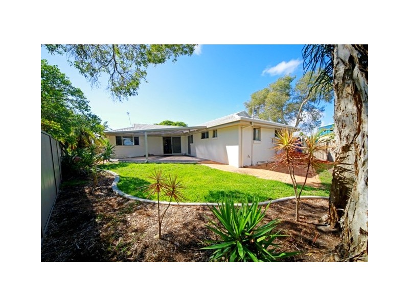 33 Gretel Drive, Mermaid Waters QLD 4218