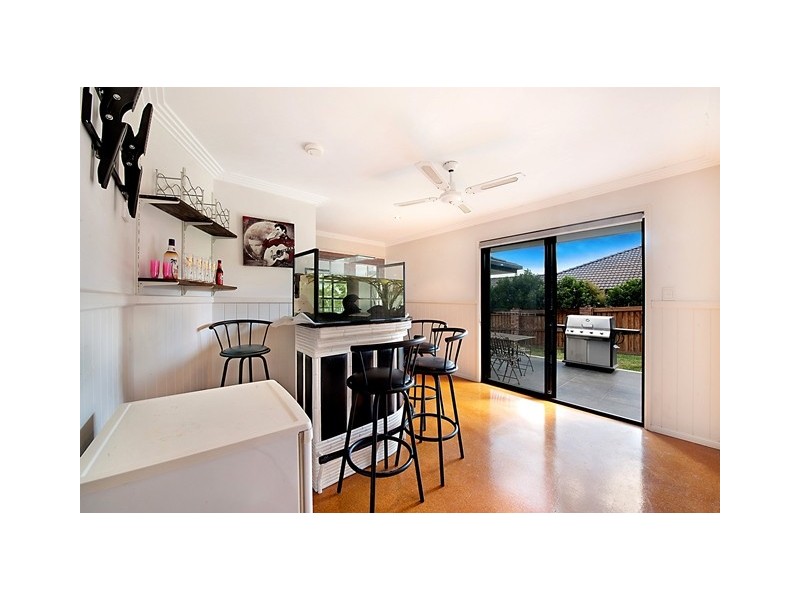 12 Riverbank Court, Ashmore QLD 4214