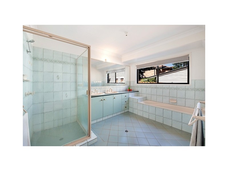 12 Riverbank Court, Ashmore QLD 4214