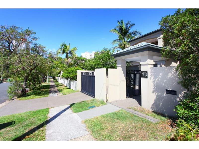 10 Meron Street, Southport QLD 4215