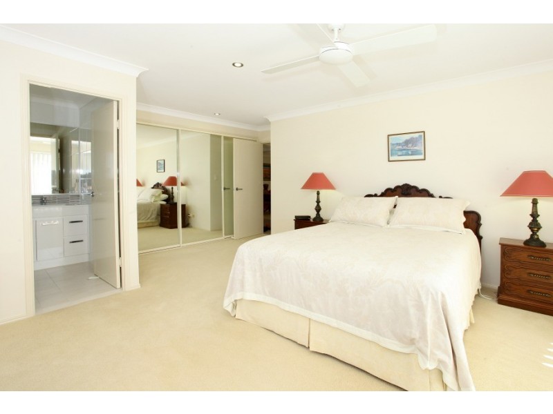 2 Alter Court, Merrimac QLD 4226