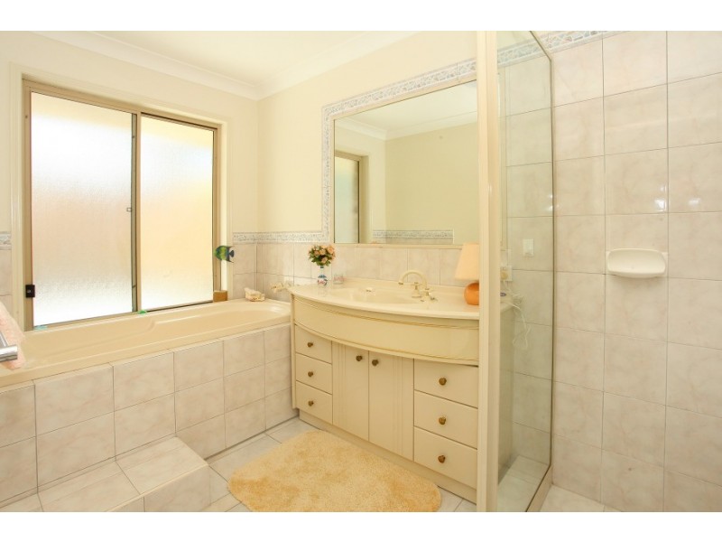 2 Alter Court, Merrimac QLD 4226