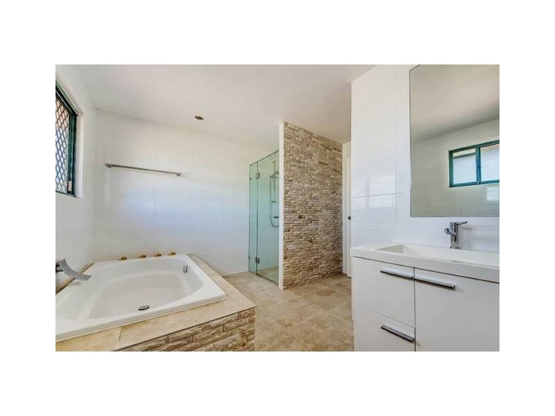 2/2 Station St, Tugun QLD 4224
