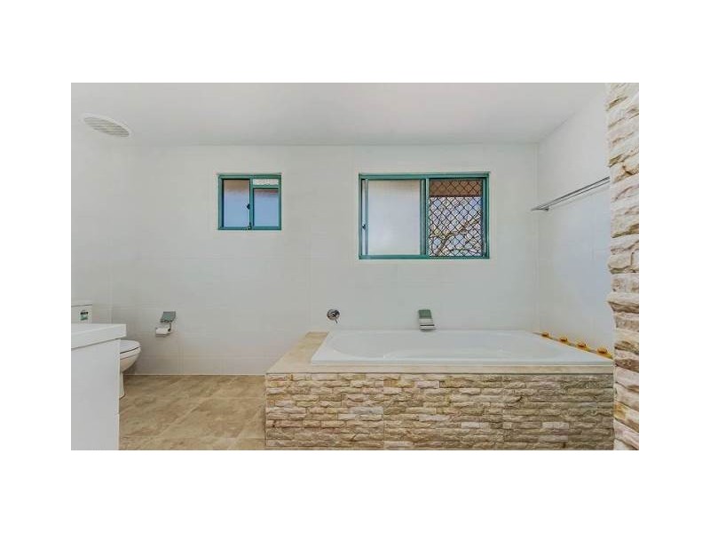 2/2 Station St, Tugun QLD 4224