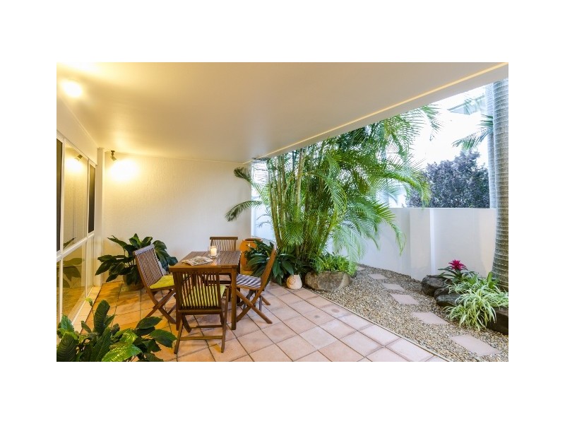 12 Charolais Crescent, Benowa Waters QLD 4217