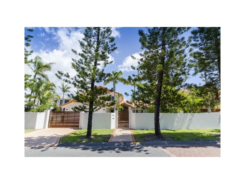 12 Charolais Crescent, Benowa Waters QLD 4217