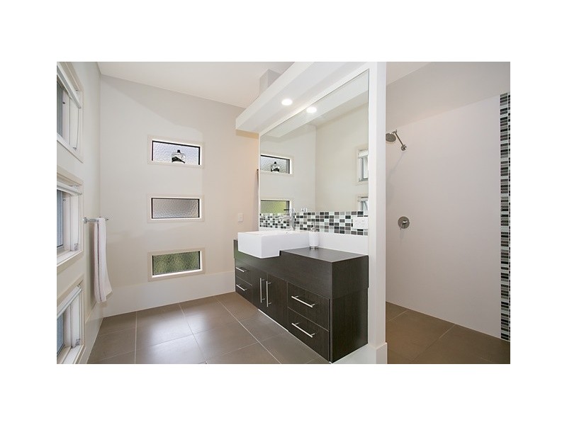 5014a Riverwood Grove, Benowa QLD 4217