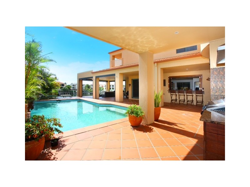 25 Clear Water Bay Avenue, Clear Island Waters QLD 4226