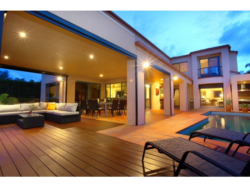 25 Clear Water Bay Avenue, Clear Island Waters QLD 4226