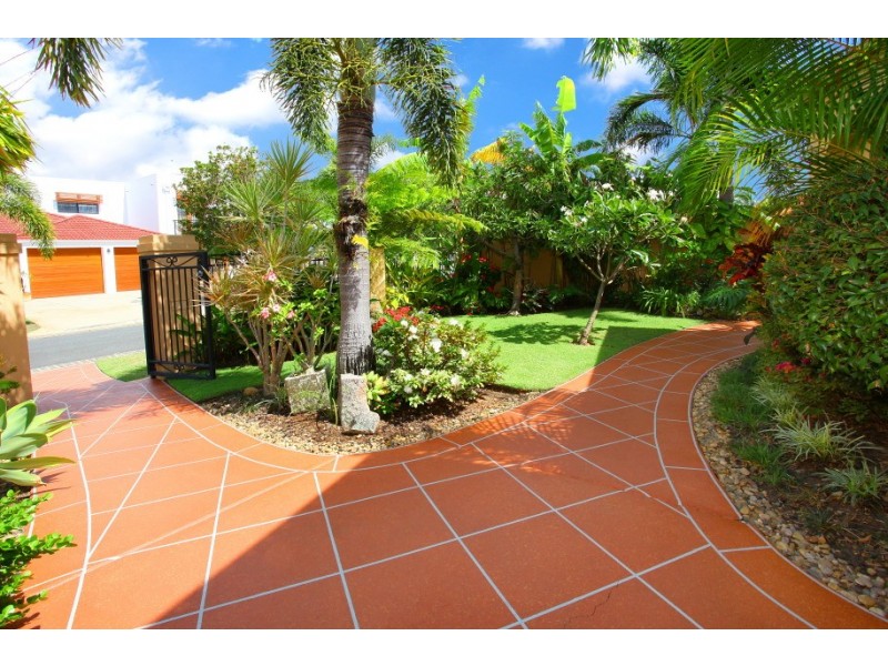 25 Clear Water Bay Avenue, Clear Island Waters QLD 4226