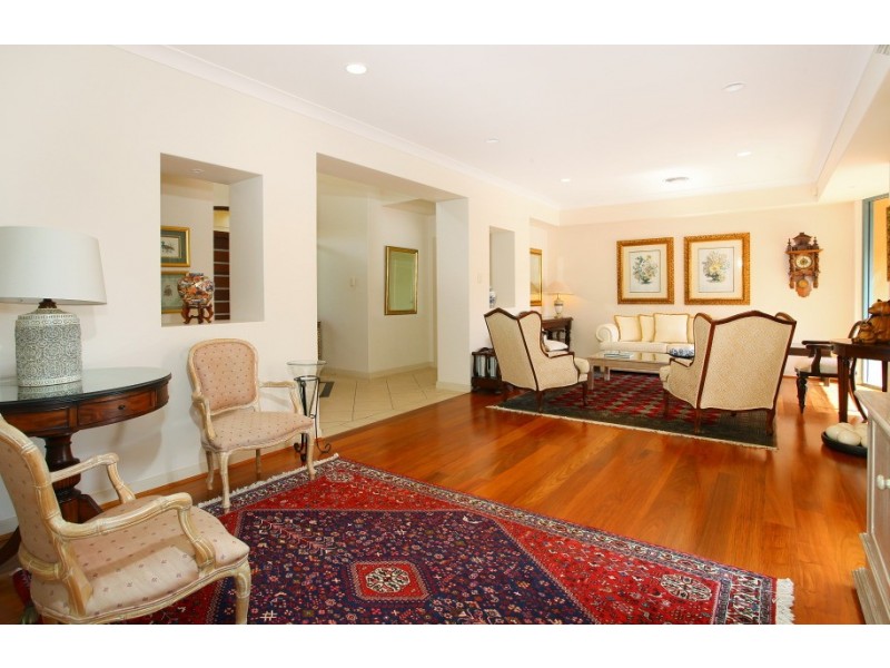 25 Clear Water Bay Avenue, Clear Island Waters QLD 4226