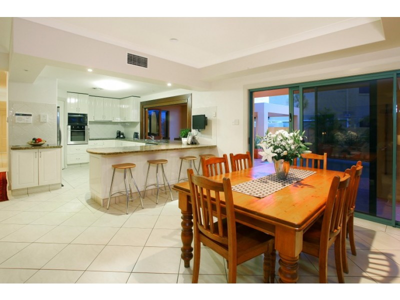 25 Clear Water Bay Avenue, Clear Island Waters QLD 4226