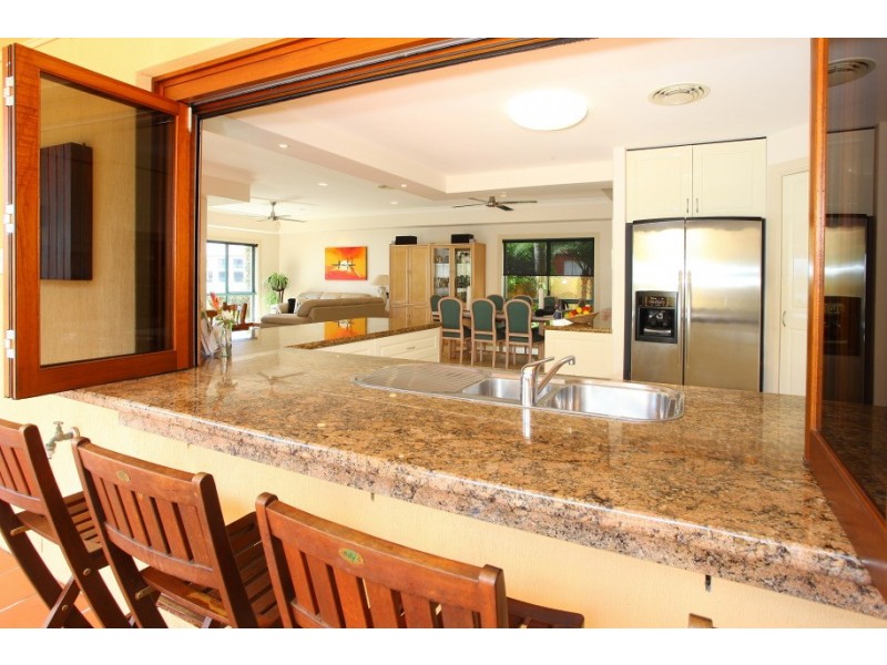 25 Clear Water Bay Avenue, Clear Island Waters QLD 4226