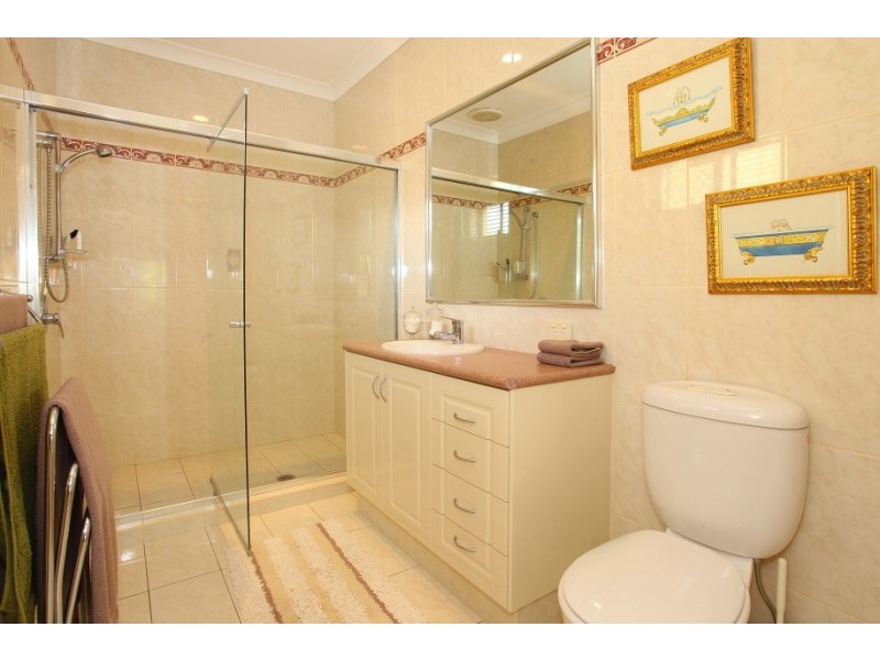 25 Clear Water Bay Avenue, Clear Island Waters QLD 4226