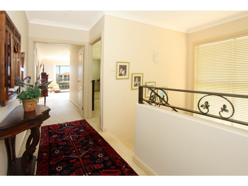 25 Clear Water Bay Avenue, Clear Island Waters QLD 4226