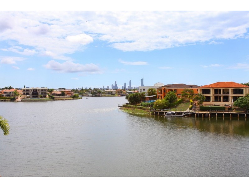 25 Clear Water Bay Avenue, Clear Island Waters QLD 4226