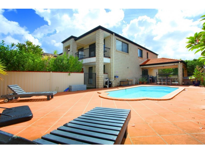 27 Armstrong Way, Highland Park QLD 4211