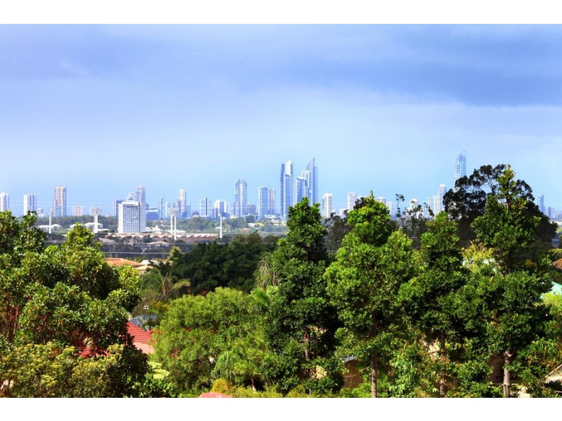 27 Armstrong Way, Highland Park QLD 4211