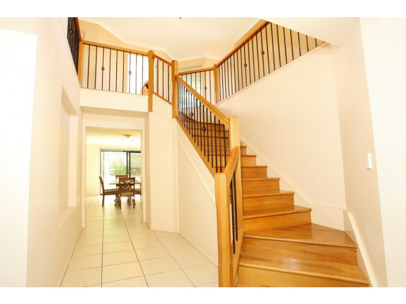 27 Armstrong Way, Highland Park QLD 4211