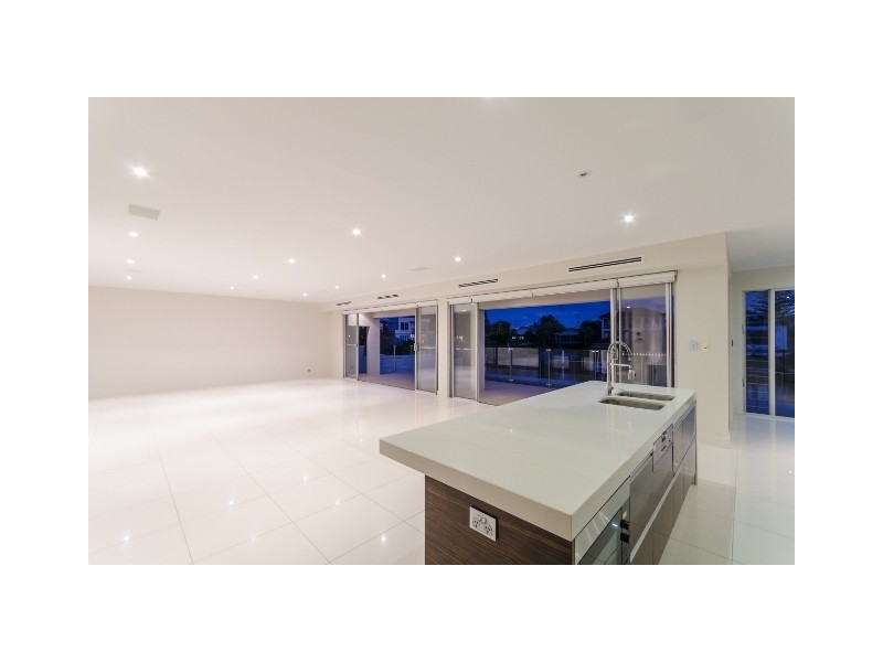 28 Salerno Street, Isle Of Capri QLD 4217