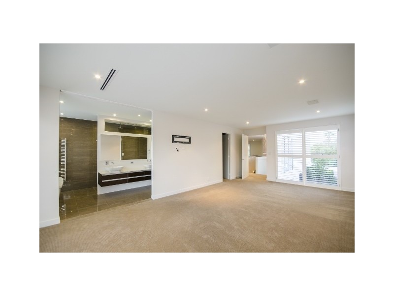 28 Salerno Street, Isle Of Capri QLD 4217
