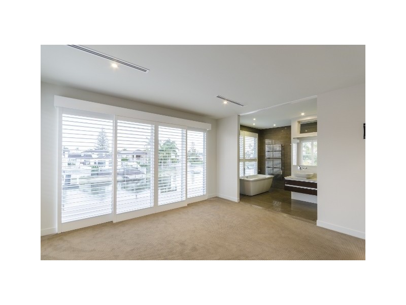 28 Salerno Street, Isle Of Capri QLD 4217