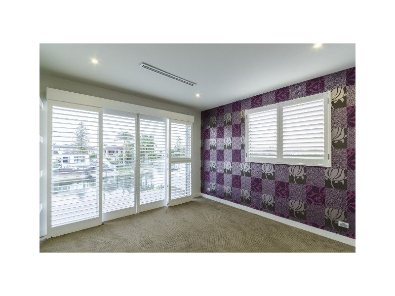 28 Salerno Street, Isle Of Capri QLD 4217