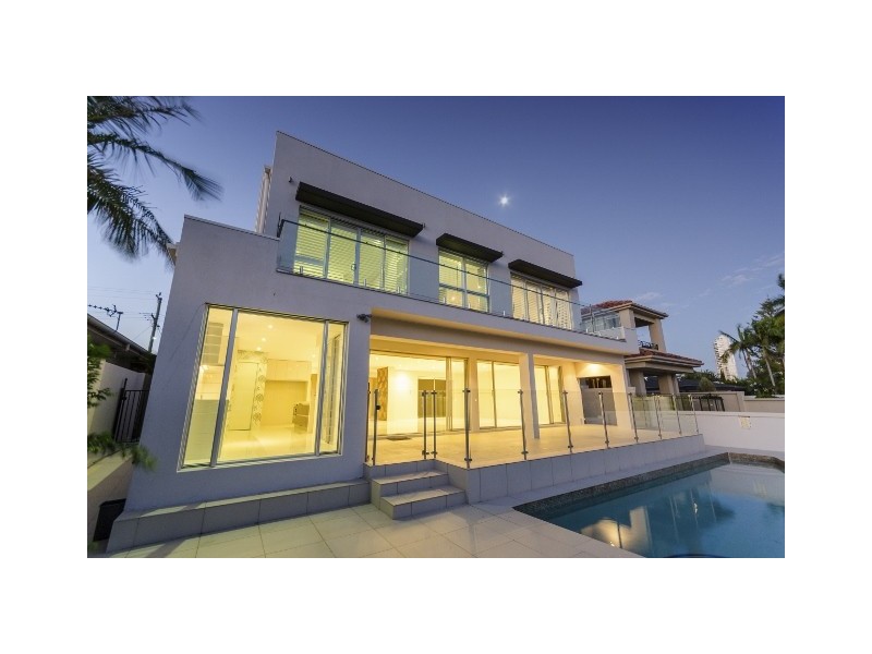 28 Salerno Street, Isle Of Capri QLD 4217