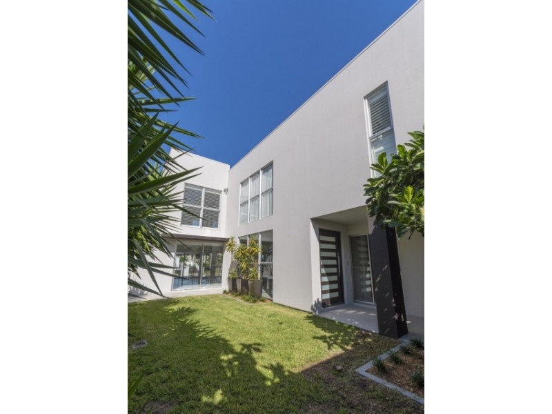 28 Salerno Street, Isle Of Capri QLD 4217