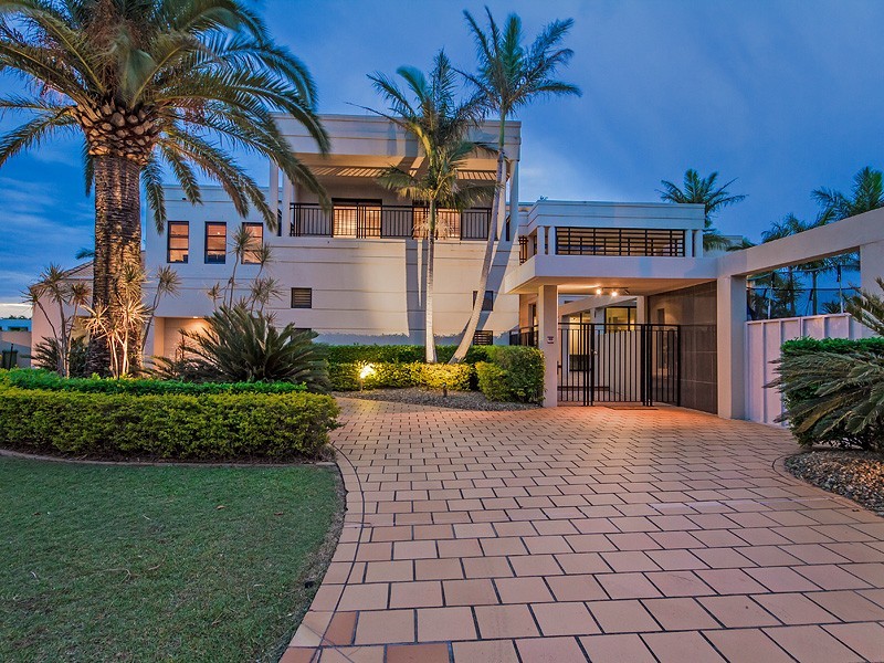 1133 Beechwood Drive, Hope Island QLD 4212