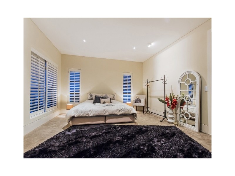 1133 Beechwood Drive, Hope Island QLD 4212