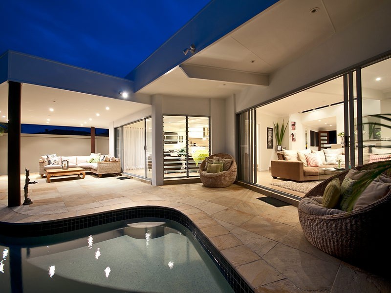 21 Sophie Avenue, Broadbeach Waters QLD 4218