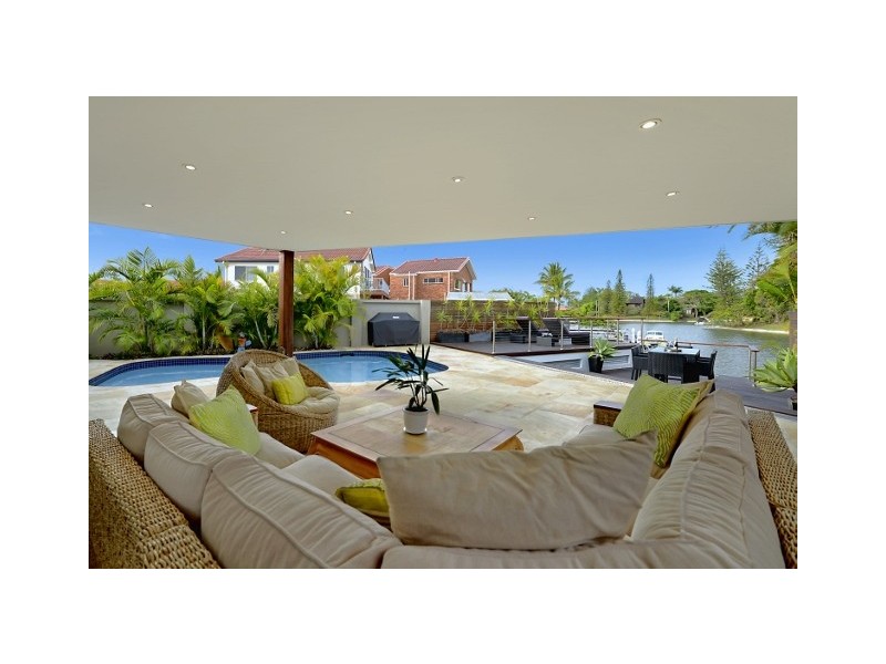 21 Sophie Avenue, Broadbeach Waters QLD 4218