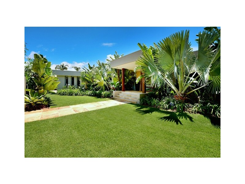 21 Sophie Avenue, Broadbeach Waters QLD 4218