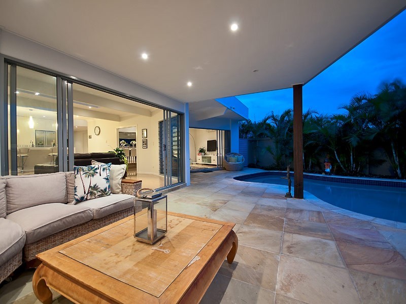 21 Sophie Avenue, Broadbeach Waters QLD 4218