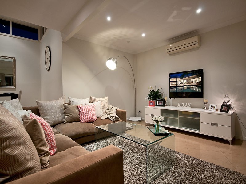 21 Sophie Avenue, Broadbeach Waters QLD 4218