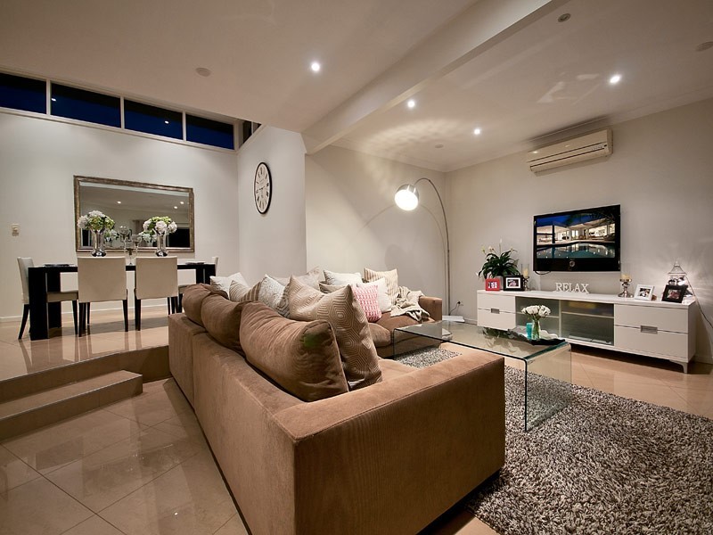 21 Sophie Avenue, Broadbeach Waters QLD 4218