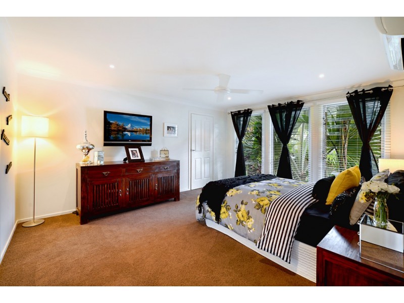 21 Sophie Avenue, Broadbeach Waters QLD 4218