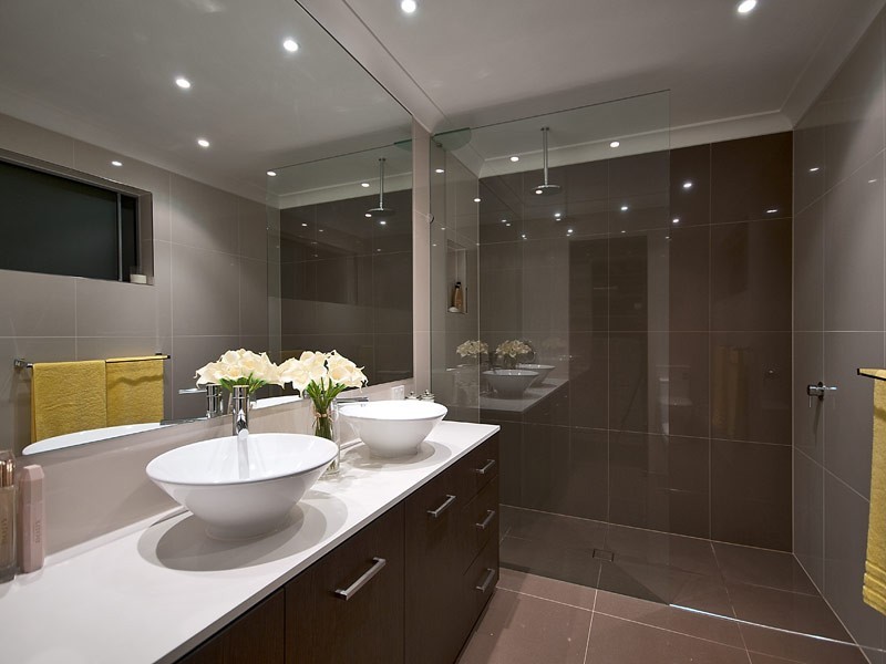 21 Sophie Avenue, Broadbeach Waters QLD 4218