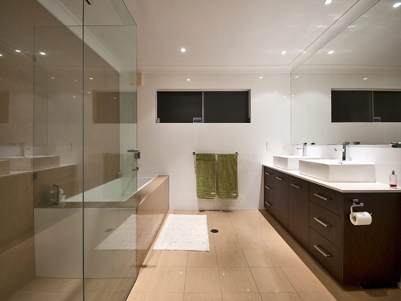 21 Sophie Avenue, Broadbeach Waters QLD 4218