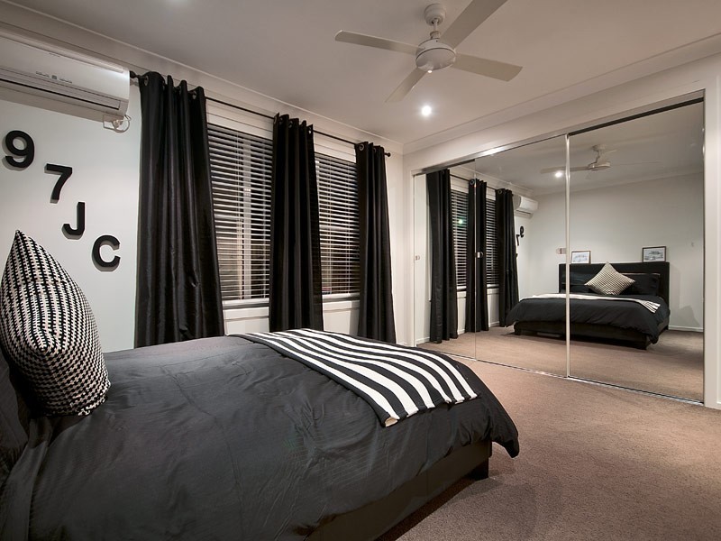 21 Sophie Avenue, Broadbeach Waters QLD 4218