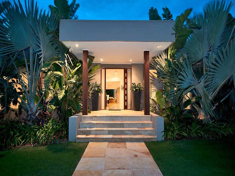 21 Sophie Avenue, Broadbeach Waters QLD 4218