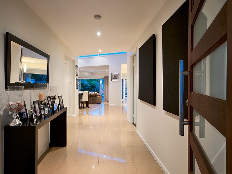 21 Sophie Avenue, Broadbeach Waters QLD 4218